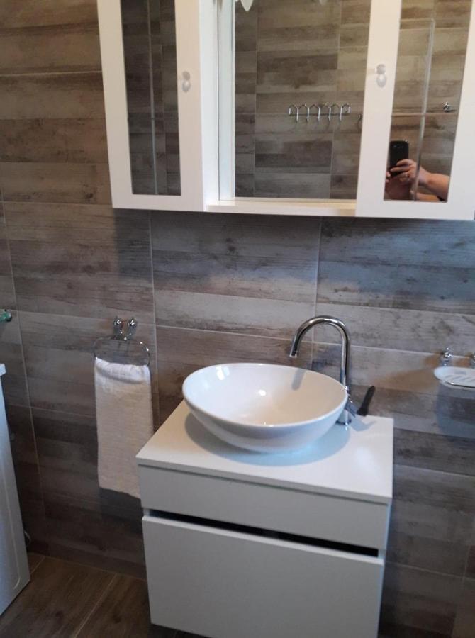 Apartman Sandra Vodice Bagian luar foto